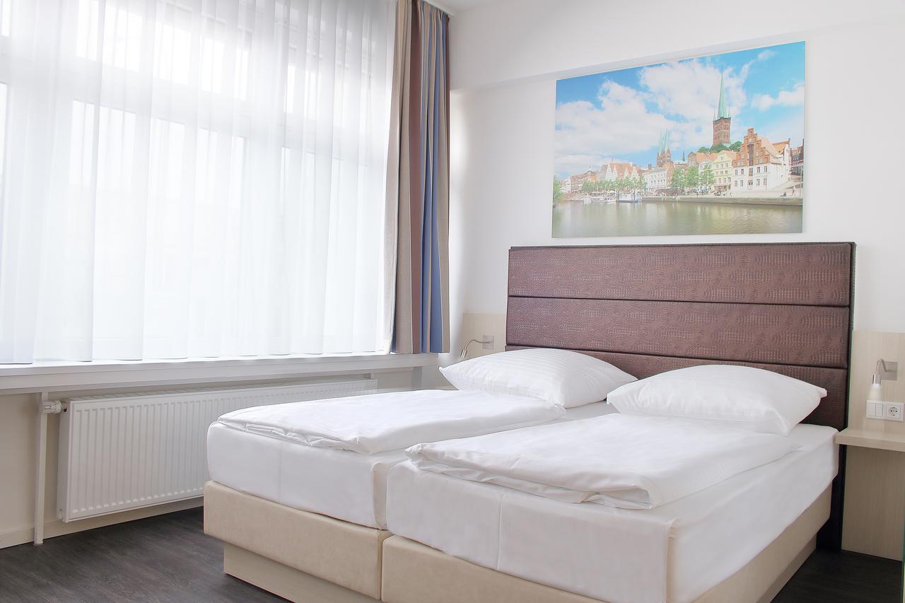 Viva Hotel Luebeck Exterior photo