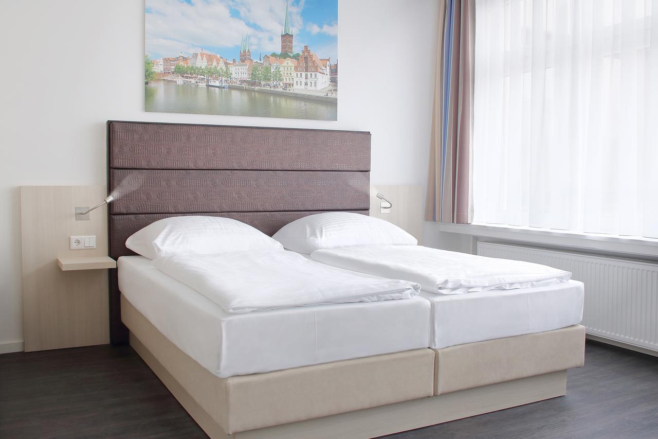 Viva Hotel Luebeck Exterior photo